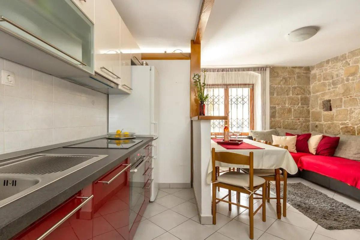 Aparrtment Terra- Combine Beach&Old Town Apartment Сплит Екстериор снимка