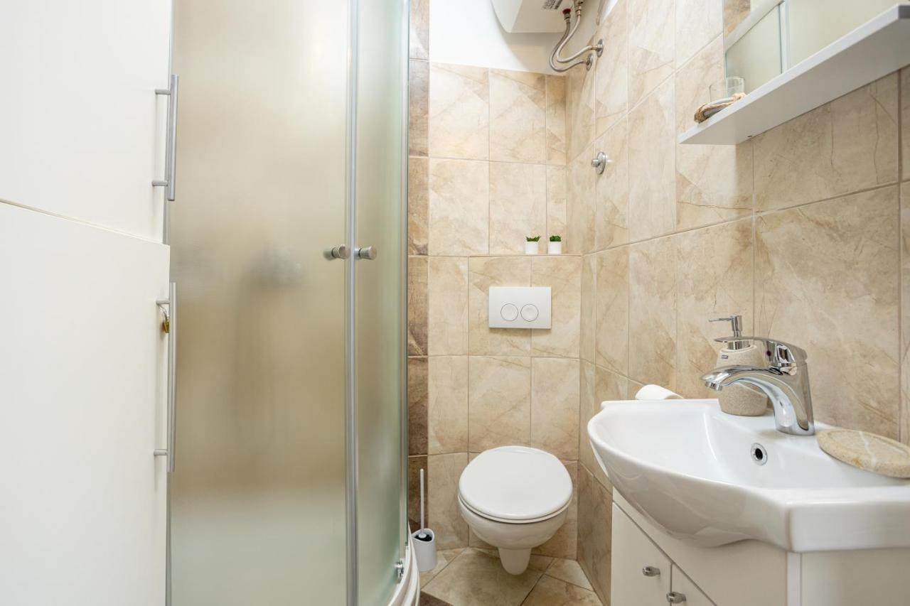 Aparrtment Terra- Combine Beach&Old Town Apartment Сплит Екстериор снимка