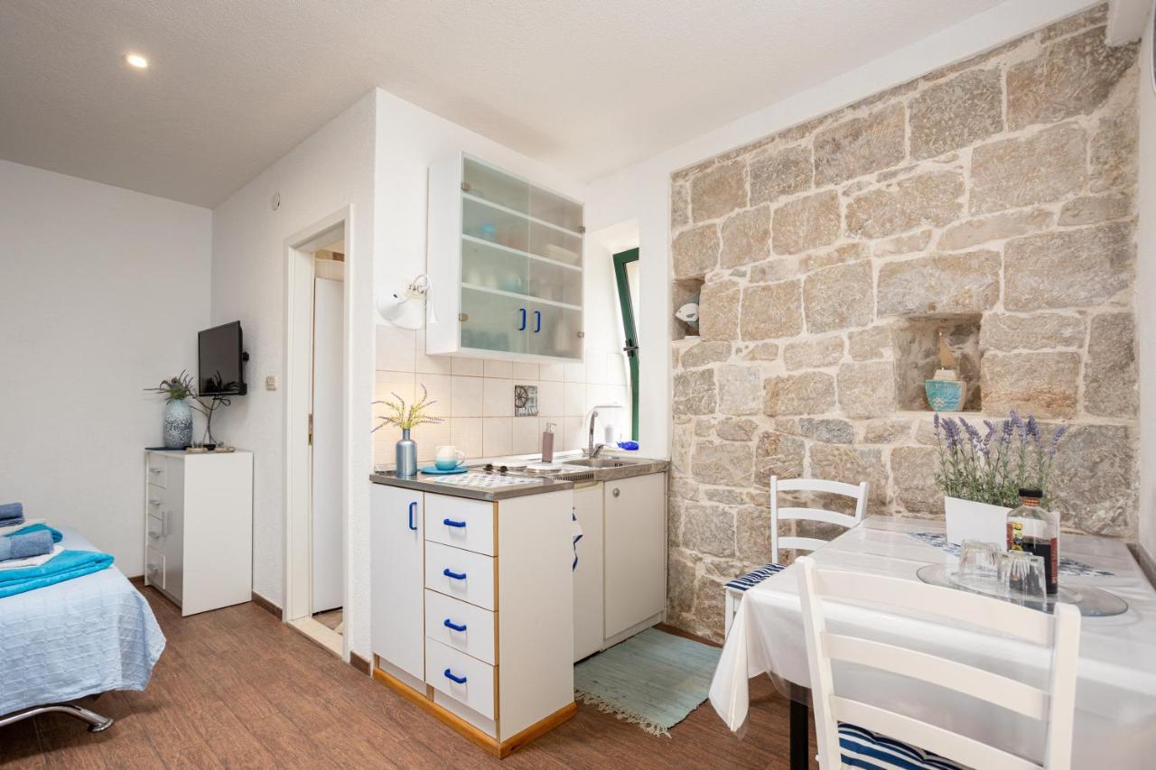 Aparrtment Terra- Combine Beach&Old Town Apartment Сплит Екстериор снимка